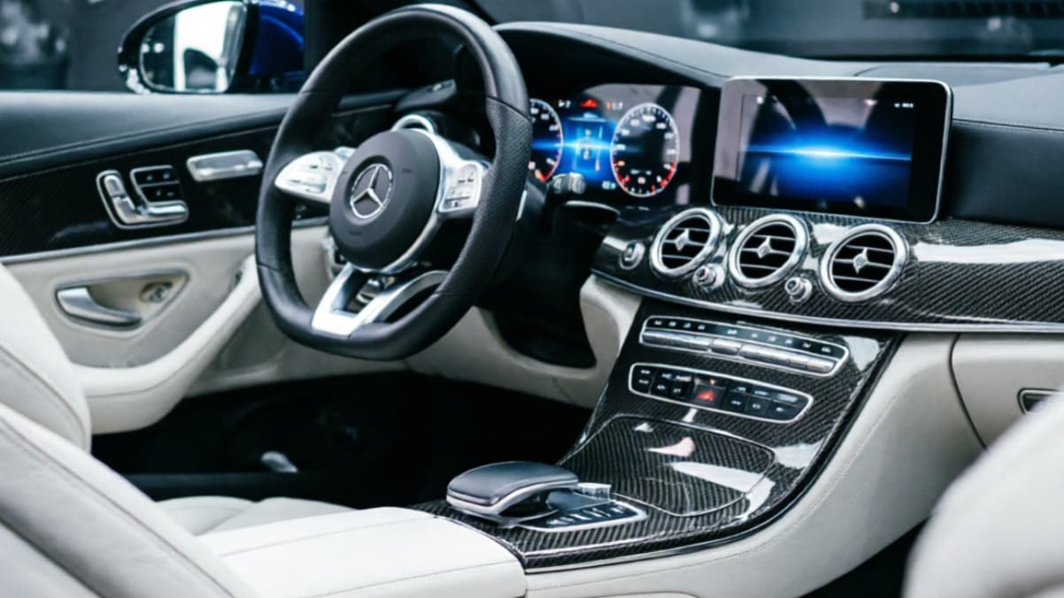 Interior limpo após higienização interna profissional na MADE Estética Automotiva em Vila Valqueire RJ